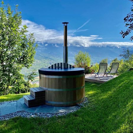 Eco Lodge With Jacuzzi And View In The Swiss Alps Grone Ngoại thất bức ảnh