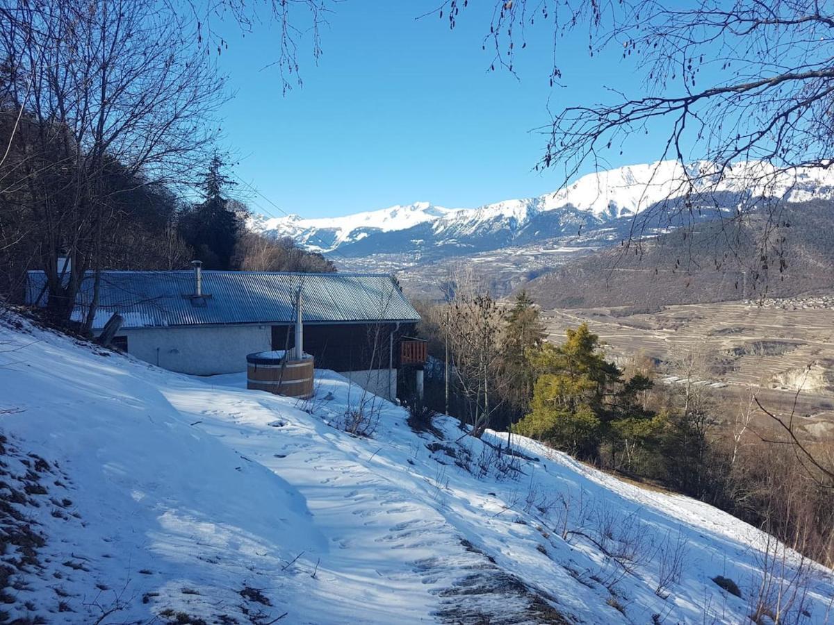 Eco Lodge With Jacuzzi And View In The Swiss Alps Grone Ngoại thất bức ảnh