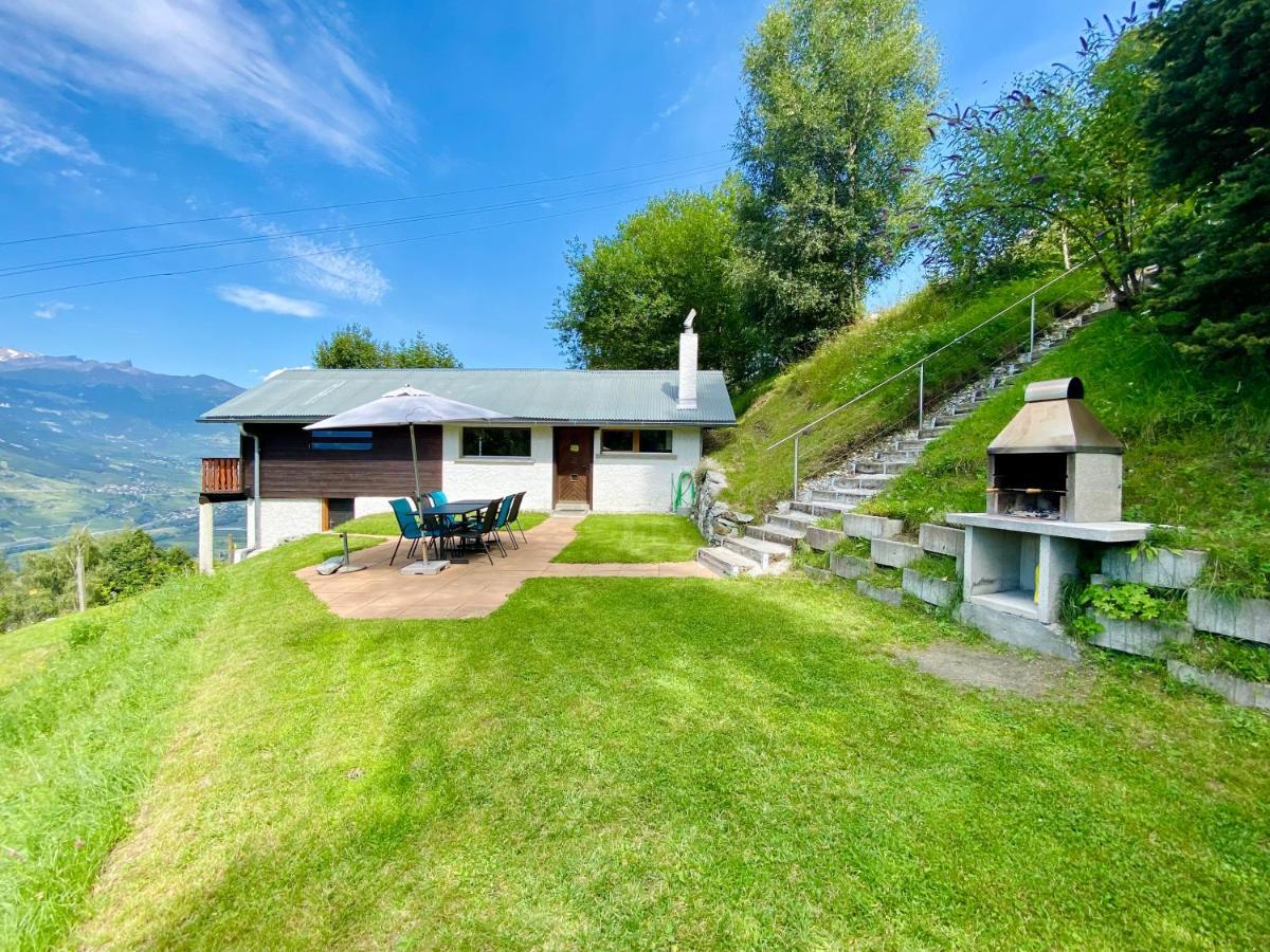 Eco Lodge With Jacuzzi And View In The Swiss Alps Grone Ngoại thất bức ảnh