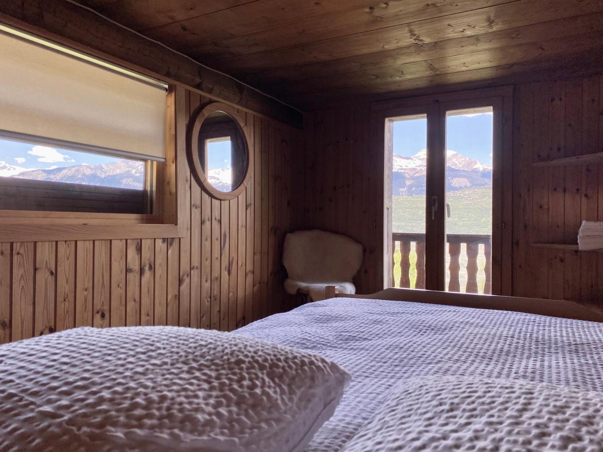 Eco Lodge With Jacuzzi And View In The Swiss Alps Grone Ngoại thất bức ảnh